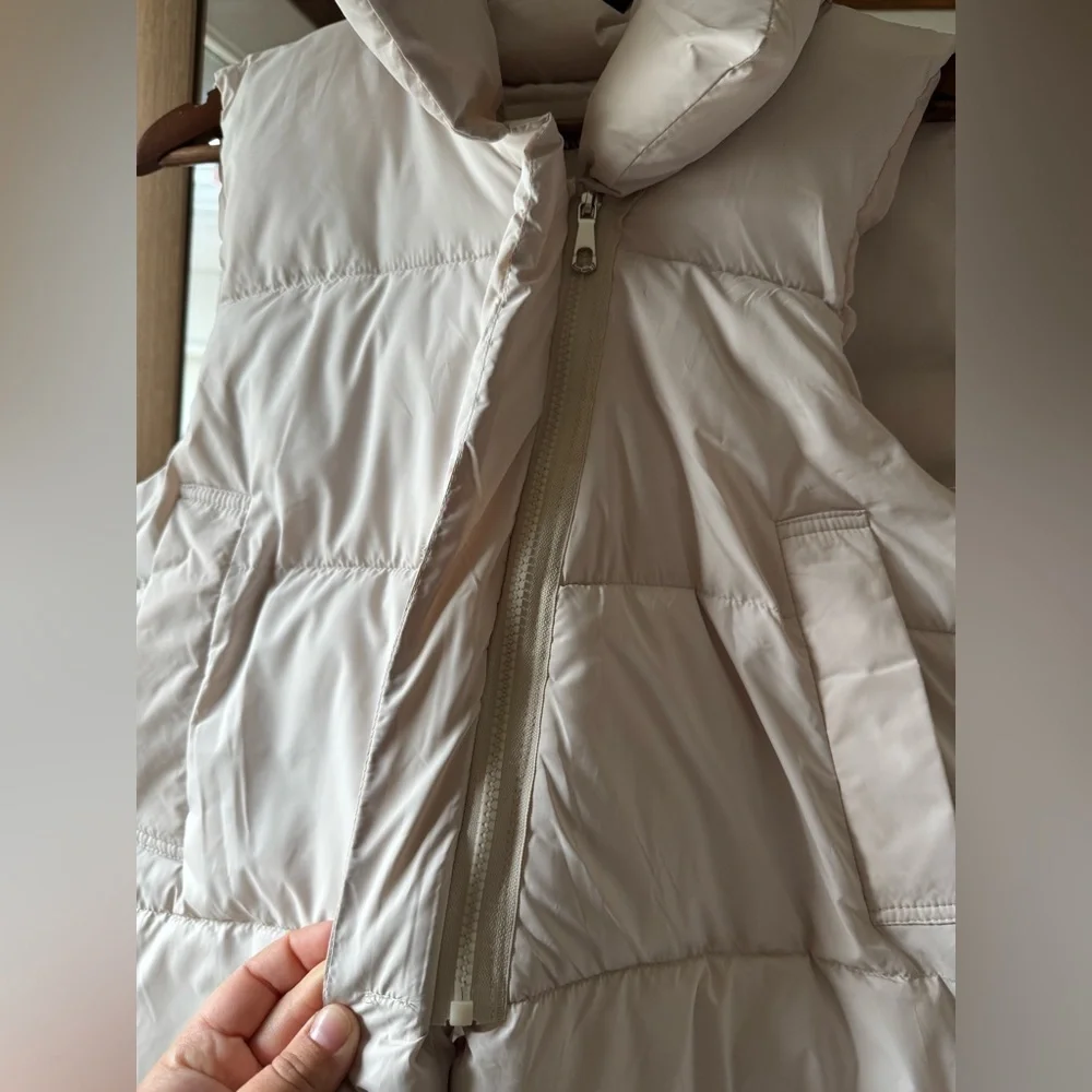 G.o.G.G Puffer Vest in Neutral Beige Small - Picture 6 of 6